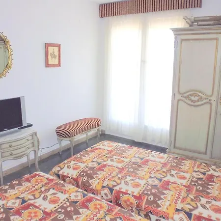 Zeus Alexis Frontal Appartement *