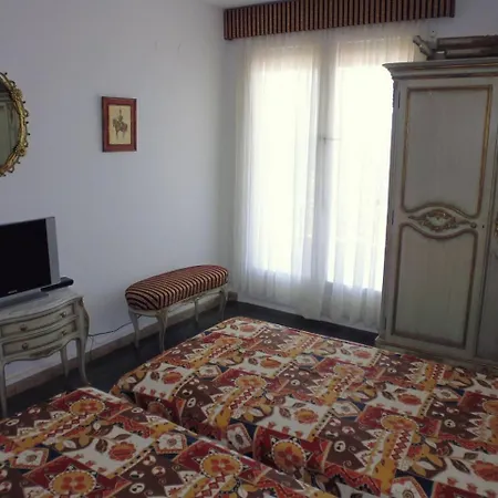 Zeus Alexis Frontal Appartement *